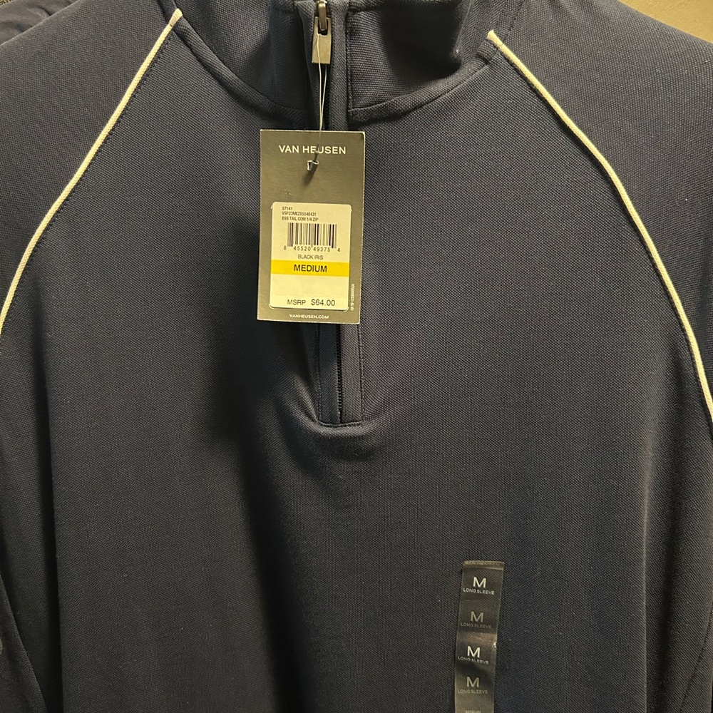 Van Heusen Men's Navy half zip , new & ready for cool spring days